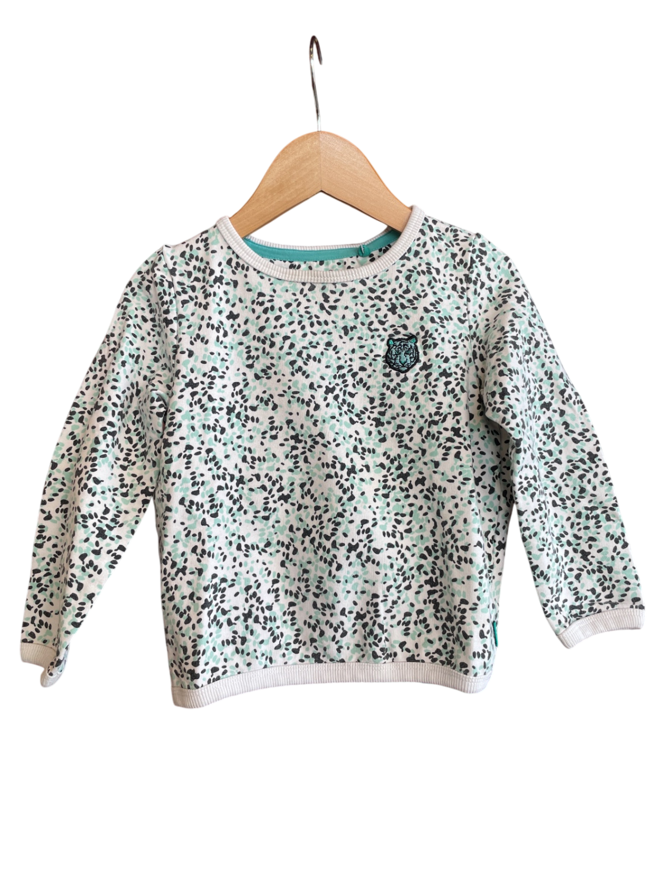 WE Sweater 98 Very Good