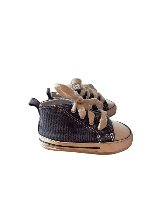 Converse Sneakers 19 Very Good